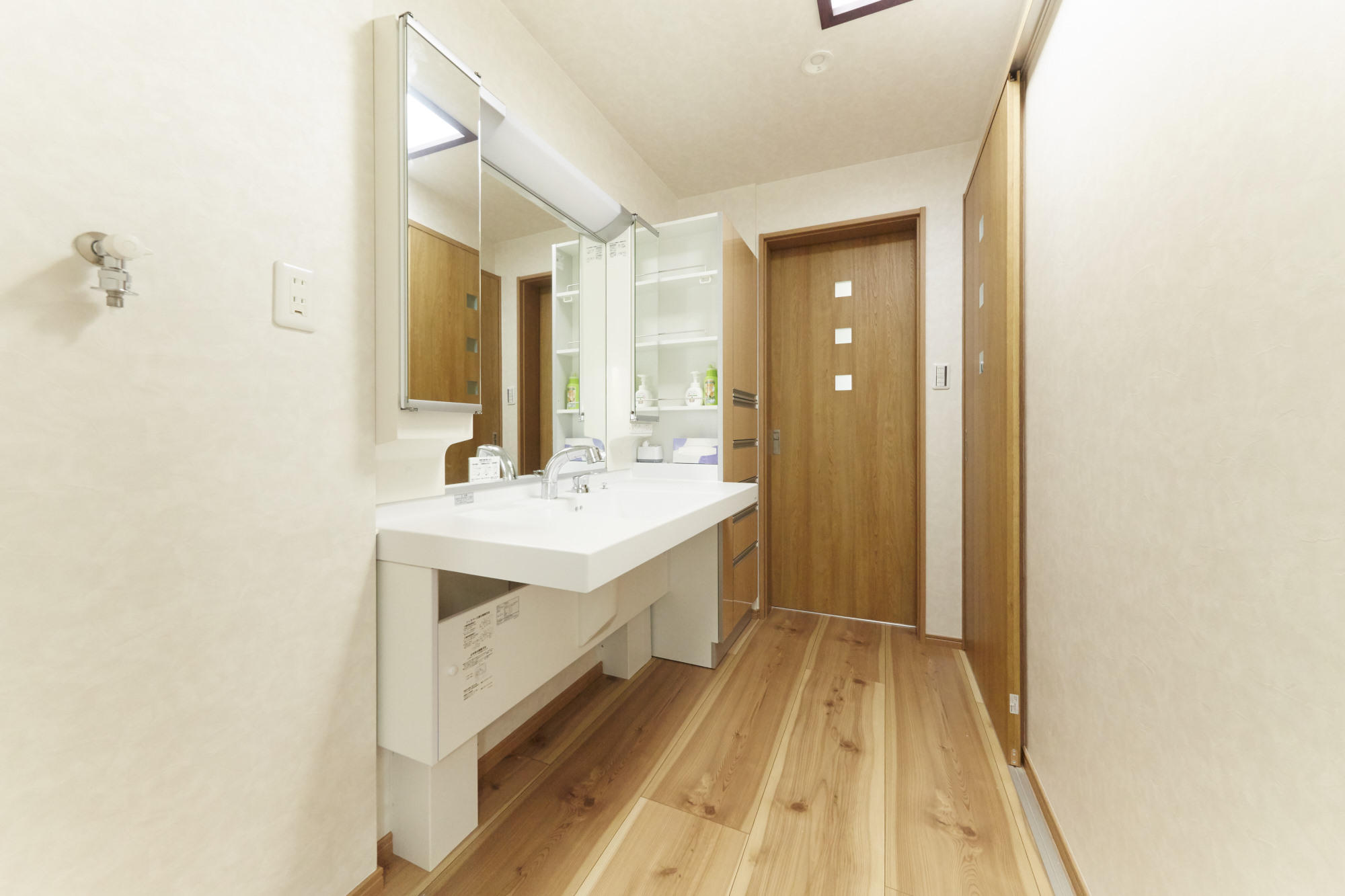 坪庭を眺めながらのバスタイム♪