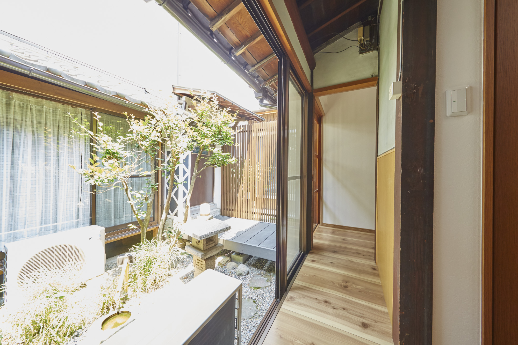 坪庭を眺めながらのバスタイム♪