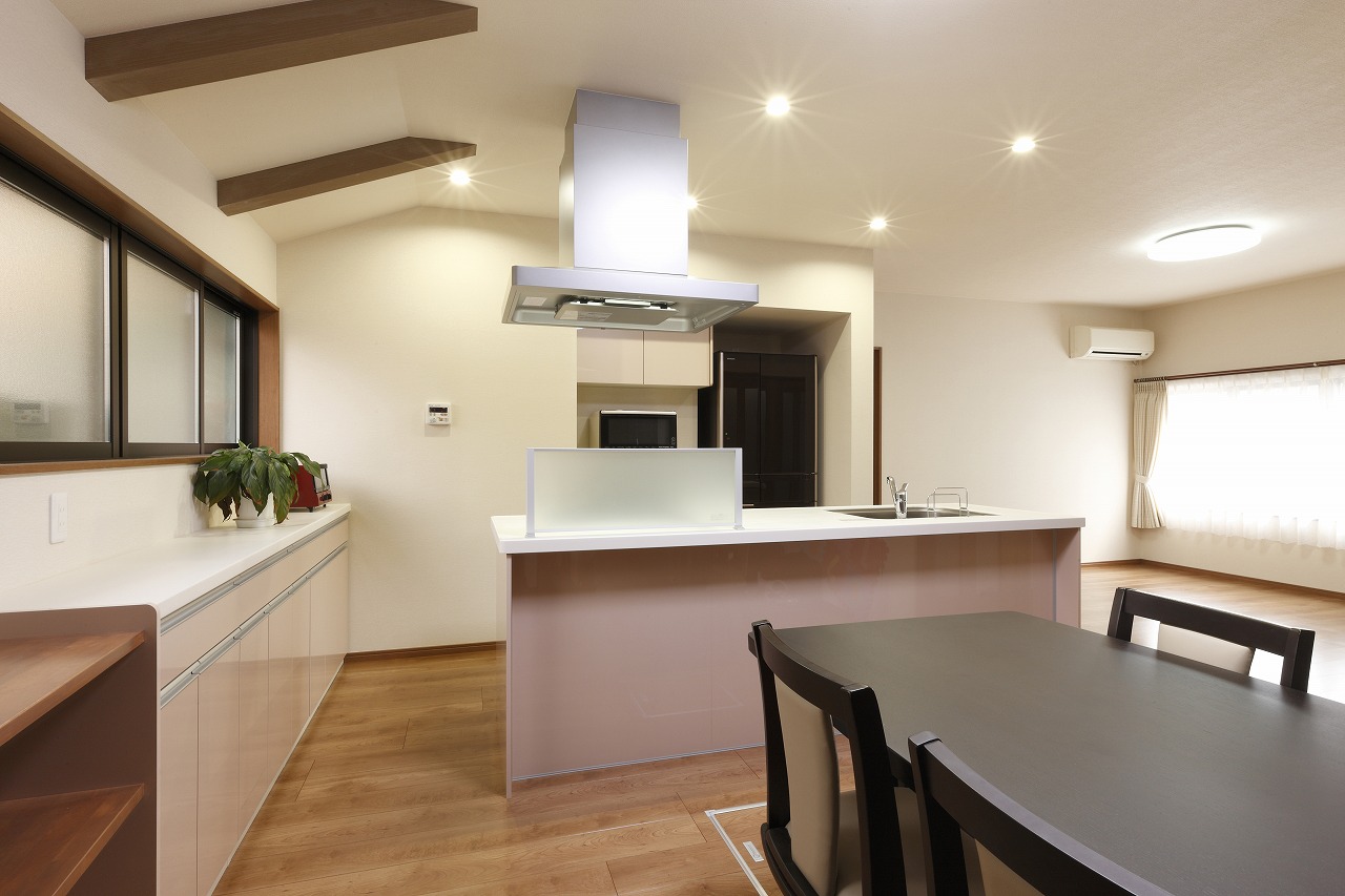 解放感のある奥様こだわりのアイランドキッチン