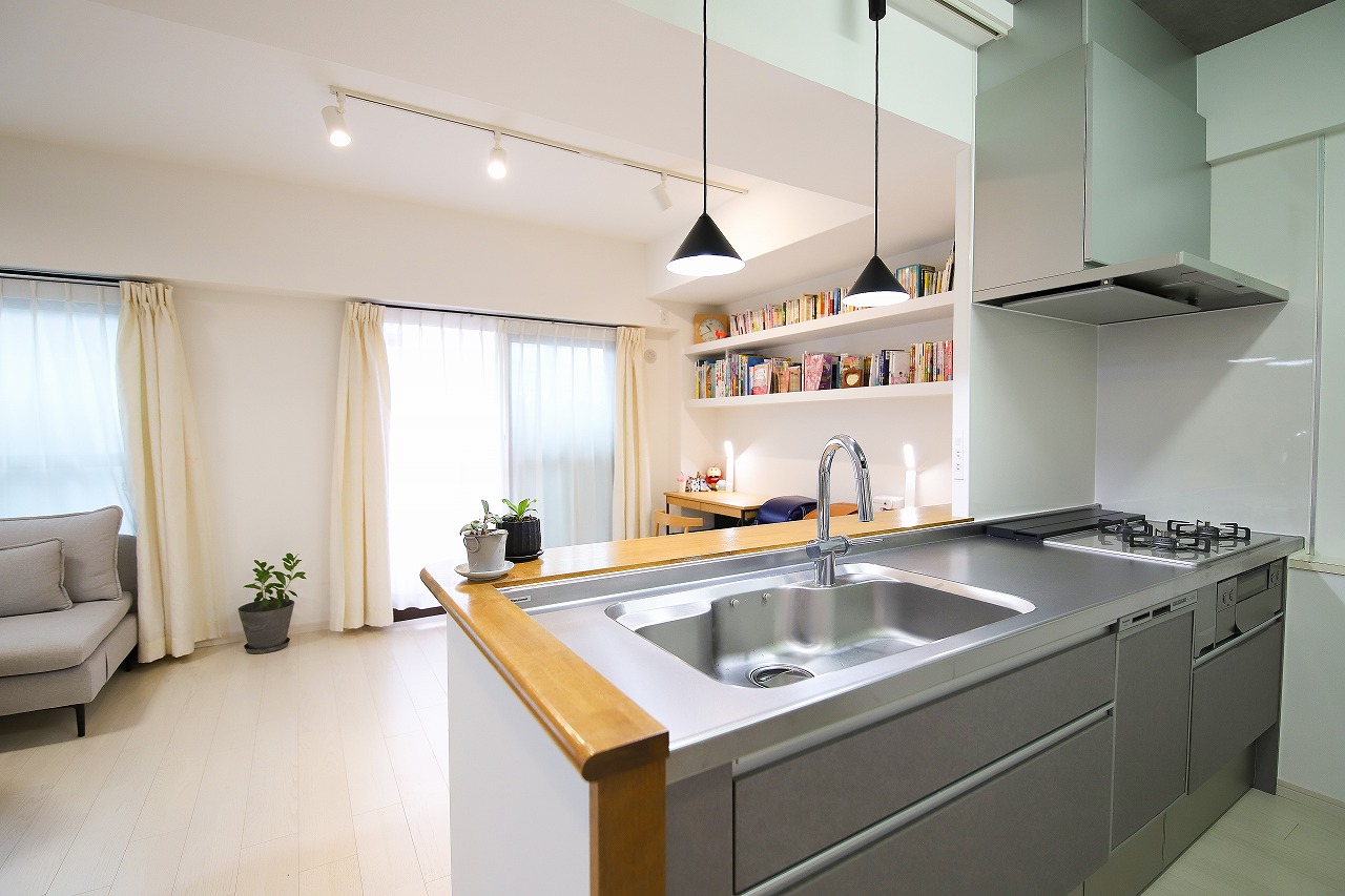 家事をしながら見守れるリビング学習リフォーム